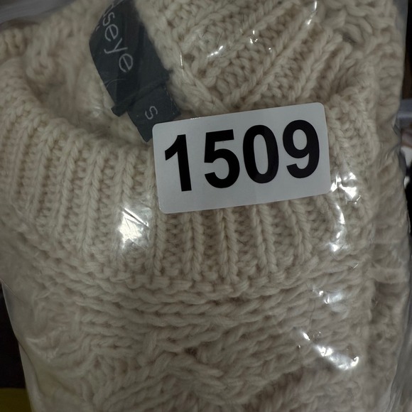 Irelandseye Sweater Small Womens Cream Cable Knit Wool Cardigan Button Pockets - Picture 9 of 15